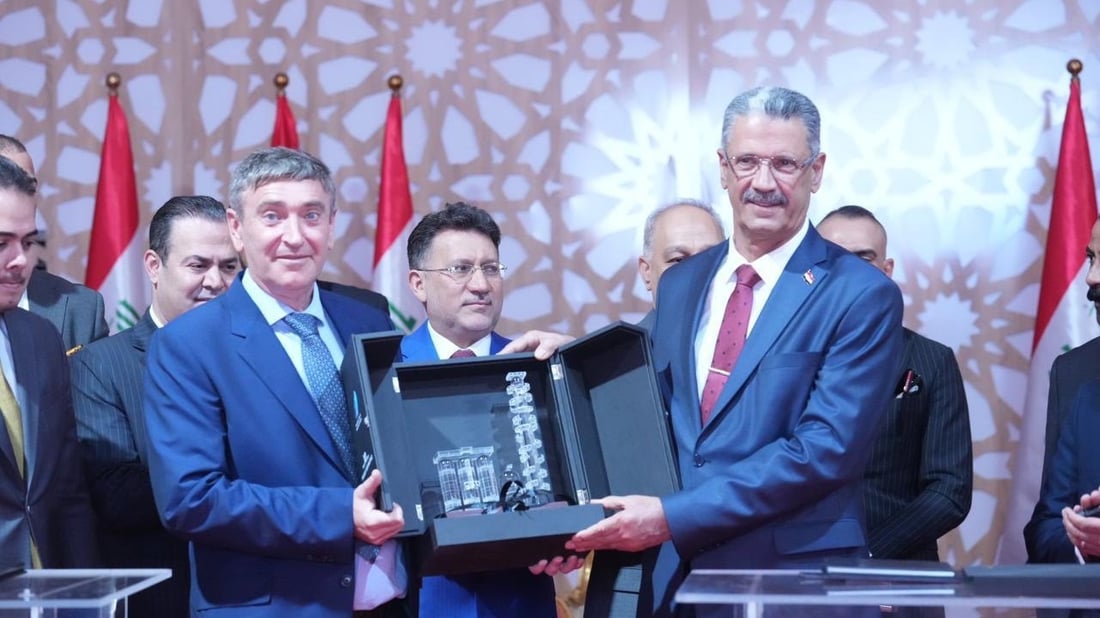 وزير النفط يفتتح المرحلة الأولى من تسييل الغاز الطبيعي في حقل الرميلة