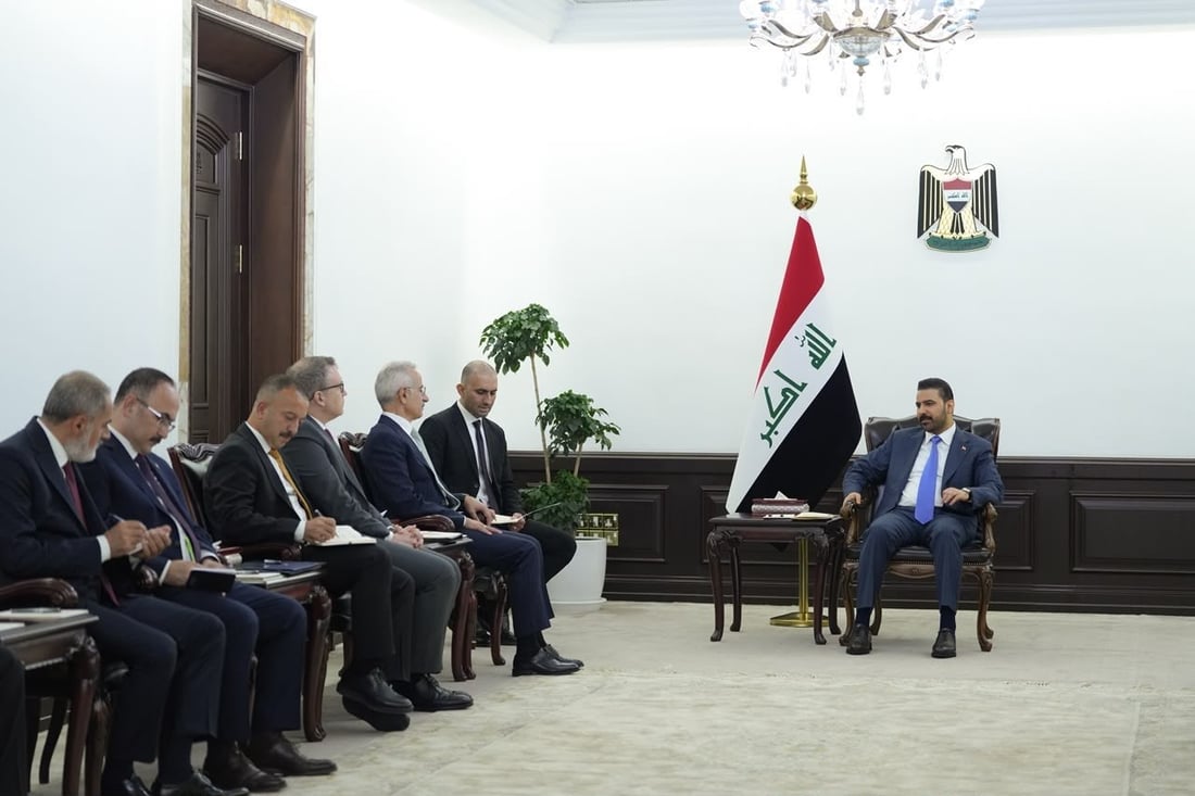 طريق التنمية على طاولة الزيدي ووزير النقل التركي.. توجيه بآلية تمويل وجدول زمني