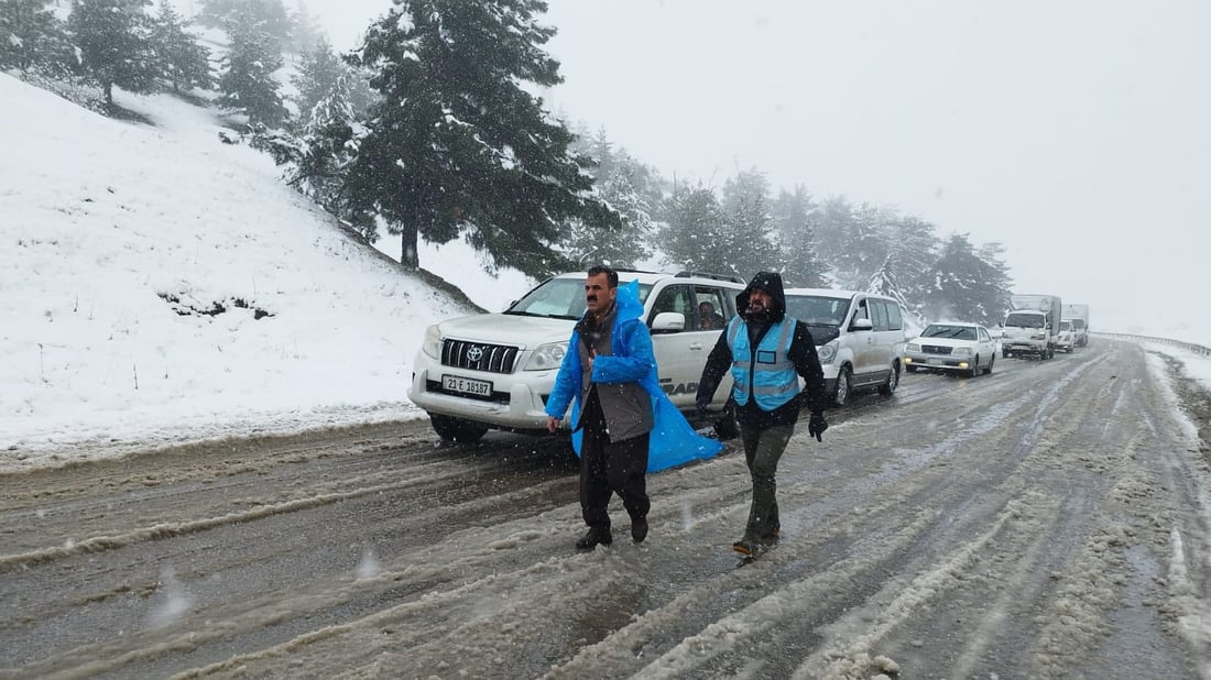 “رێگاکان کراوەن بەڵام تا بۆتان دەکرێ مەچنە دەرەوەی شار”