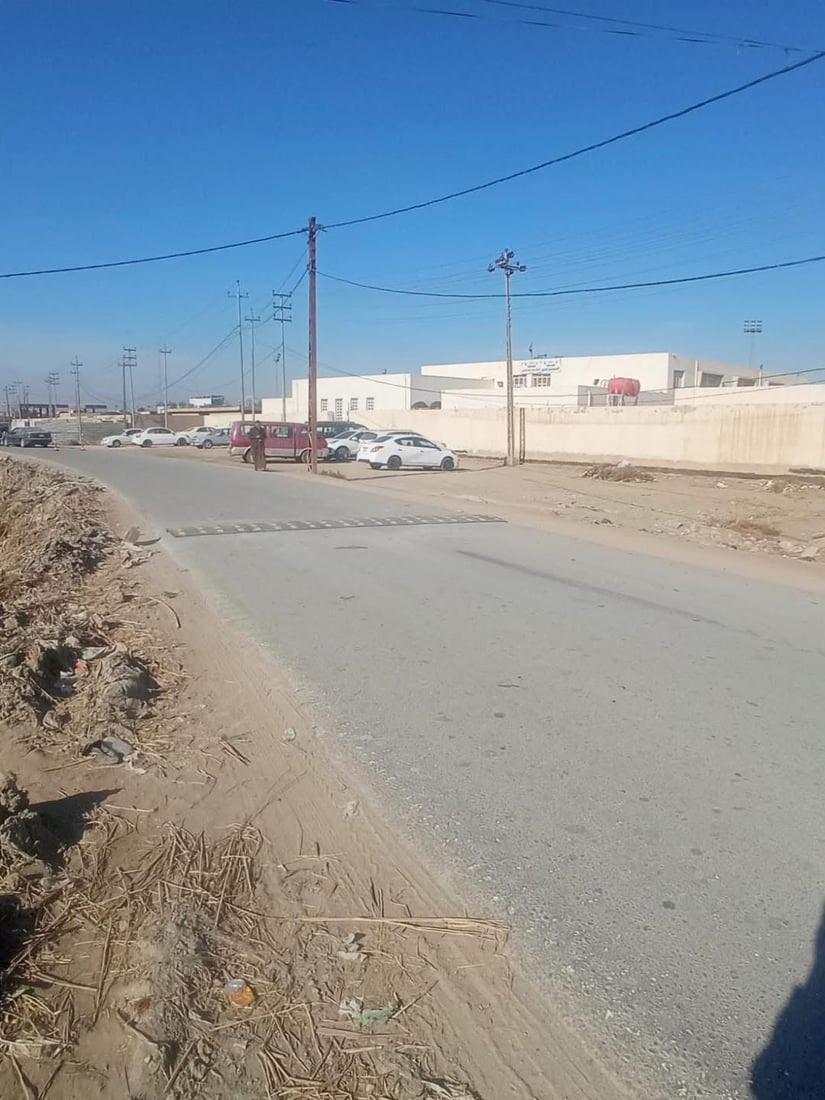 صور: النجف تنصب مئات المطبات أمام المدارس وخطة لإنشاء 28 جسر مشاة