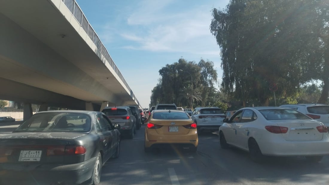 نظام بوابات المنطقة الخضراء الجديد أمام اختبار صعب.. زحام مروري وعرقلة للدخول