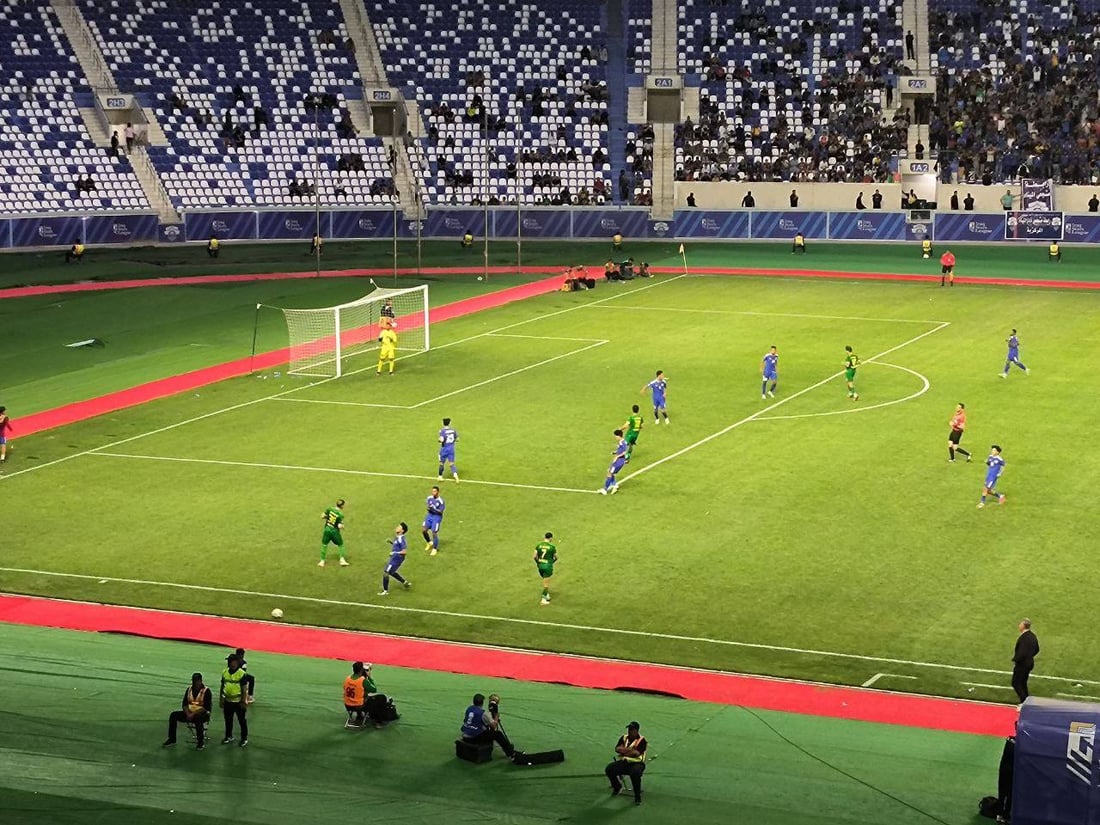 لماذا يا جمهور الميناء؟.. تركوا الفريق بمواجهة الشرطة وانشغلوا بريال مدريد!