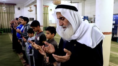 شاهد التراويح في الكوت.. روحانية فريدة يوفرها لكم جامع الإمام علي