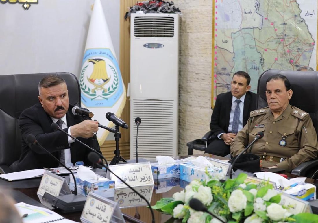 وزير الداخلية يراجع “الدكة العشائرية” والتدخل سريعاً في النزاعات وأمن الحدود