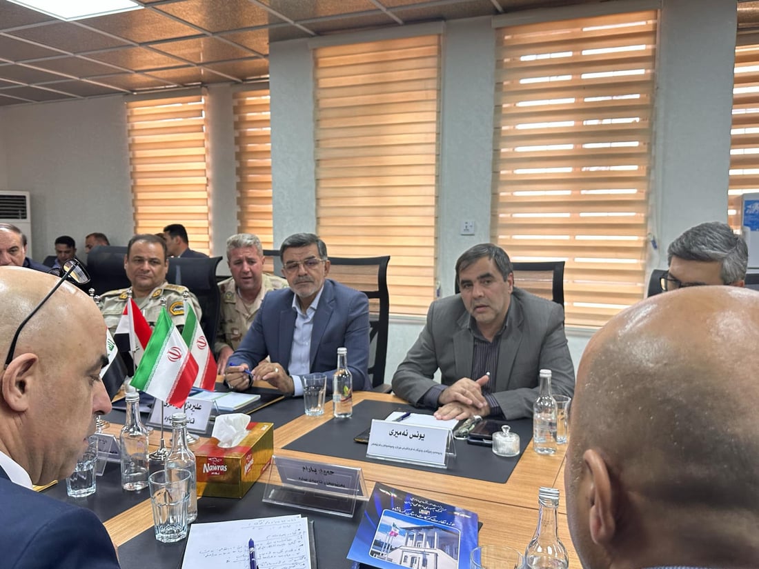 هاتوچۆی ئۆتۆمبێل لە دەروازەی شوشمێ دەکرێتەوە