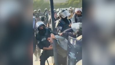 ضرب واعتقالات خلال تظاهرة الكوادر الطبية في بغداد