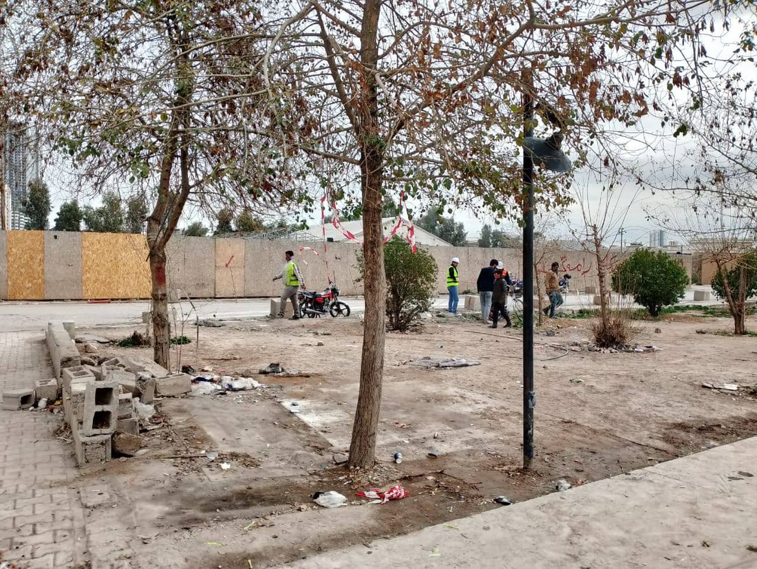 نەکەن ئۆتۆمبێل لەسەر سەوزایى و شۆستەکان رابگرن
