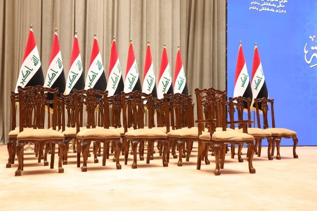صور: الكراسي تنتظر الزيدي ووزراءه.. البرلمان جهز كل شيء لجلسة التصويت