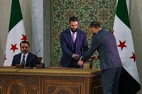 رەشنووسی دەستوور ئیمزا کرا و سوریا پێنج ساڵ لە قۆناغی ر...