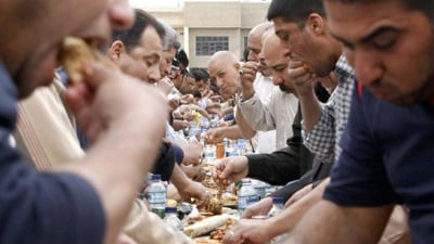 دهوك تحظر إعداد وتقديم الطعام طيلة أيام الجنازة.. قرار من اتحاد علماء الدين