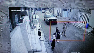 فيديو: ضابط أنقذ تلميذات من كلاب سائبة في العمارة لكن هذا لا يحدث كلّ يوم