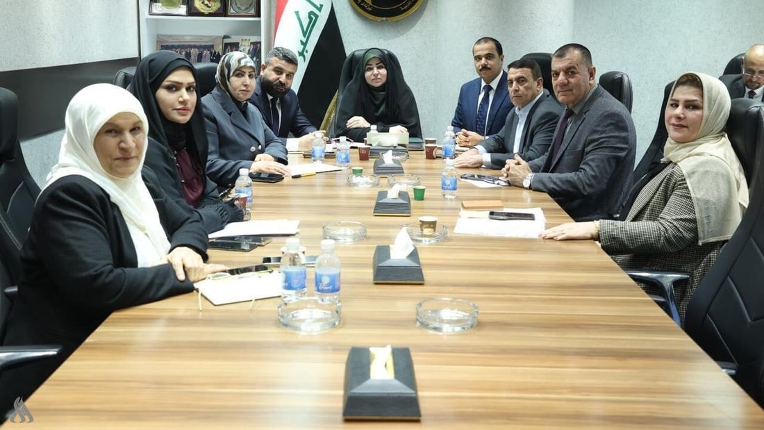 رفع مخصصات التربويين بنسبة 100% وامتيازات للمعلمين والمحاضرين – لجنة التربية