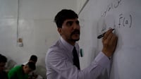 فيديو مع أشهر مدرس في الخالص: يقاتل بشكل لا يصدّق لكن ال...