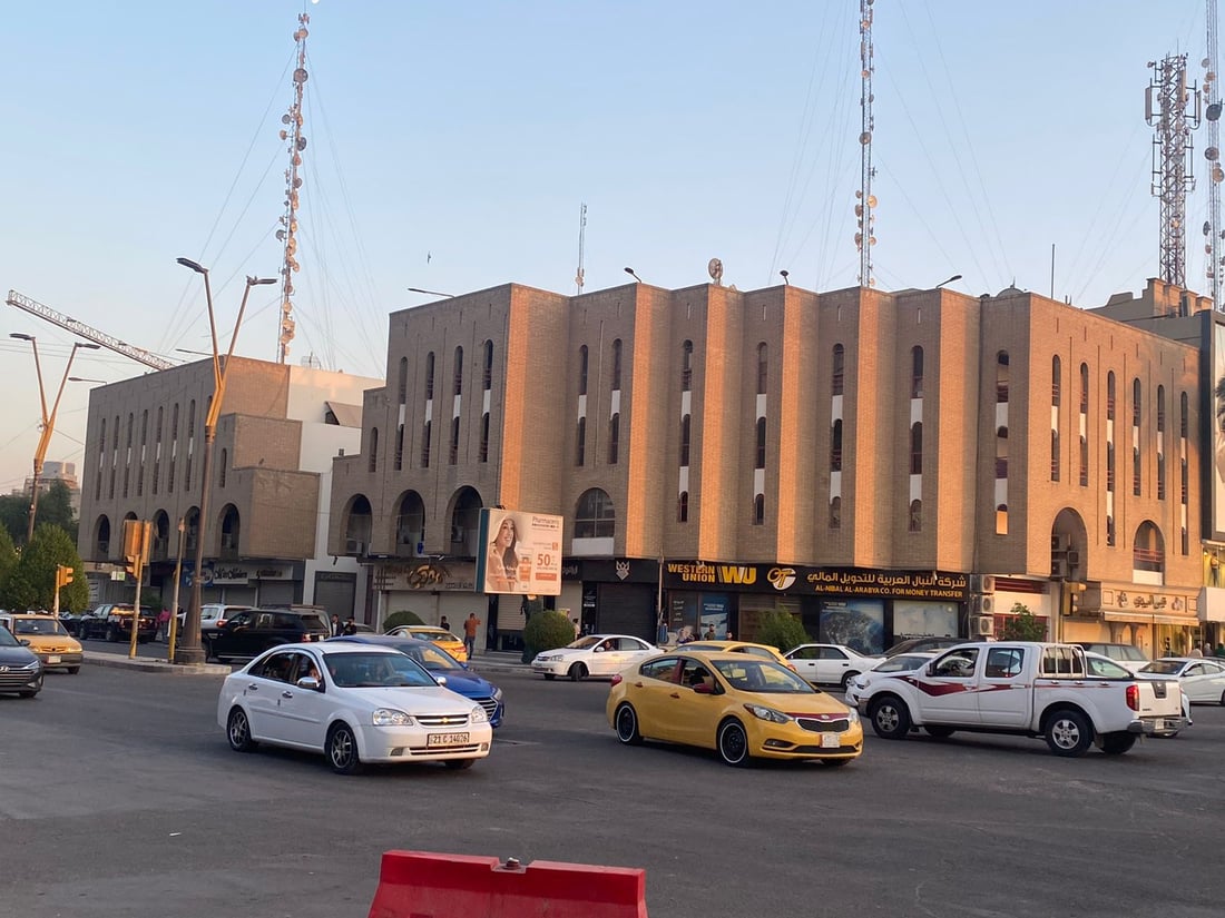 مالك عمارة “الجادرجي” واثق من متانة المبنى.. والبلدية تلوم هيئة الاستثمار (صور)