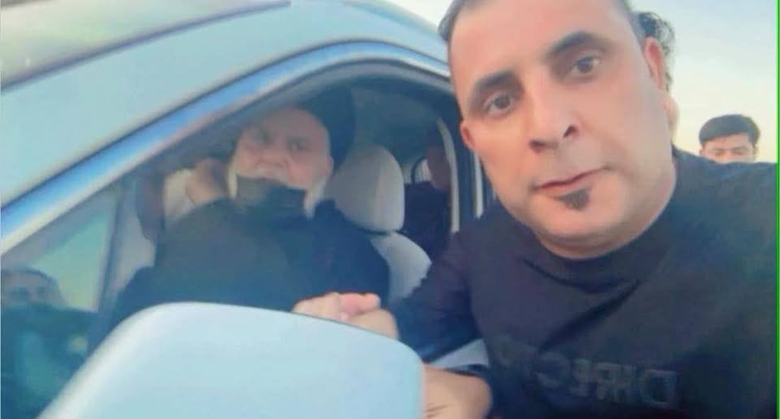 الصدر يتفقد الزوار في مرقد الإمام علي بالنجف في ذكرى وفاة النبي محمد