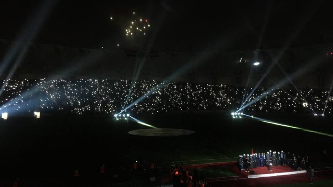 “إبعاد مقدمة غير محجبة وضغوطات من الوزارة”.. عريف حفل الميناء يقول إن حسابه مخترق