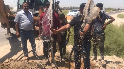المنازل المتجاوزة على أنبوب المياه غرامتها 500 ألف.. بابل ضبطت 30 مخالفاً (صور)