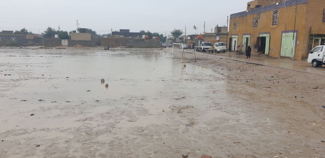 صور: ملعب الوركاء الشعبي يتحول الى بركة طينية في المثنى
