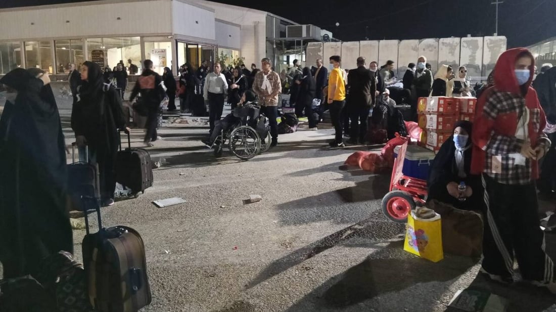 ازدحام بمنفذ زرباطية.. الإيرانيون يفضلون قضاء عطلة رأس السنة الشمسية في العراق