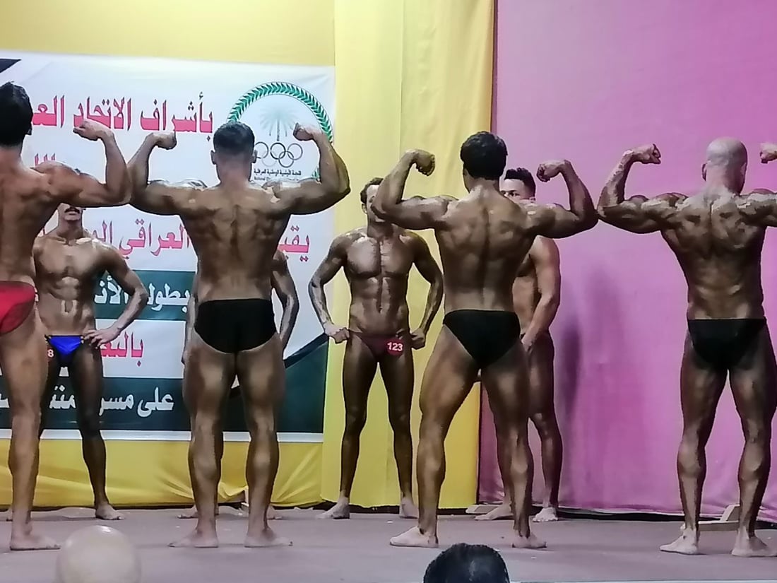 صور: بابل تستعرض “عضلاتها” بـ60 لاعباً.. أندية كمال الأجسام تتنافس على المنتخب