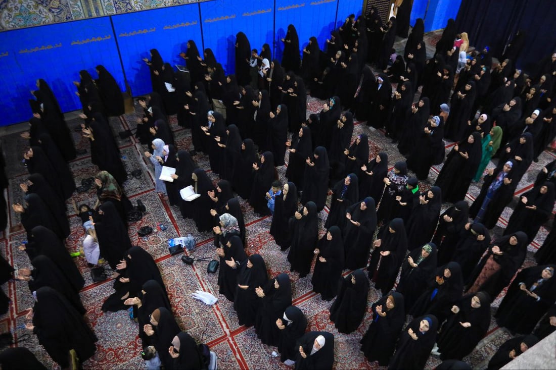 صور من صلاة العيد في مزار الإمام القاسم جنوب الحلة