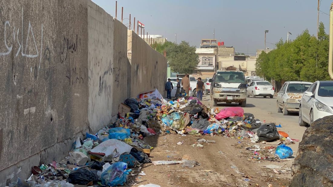 مدير البلدية يصارح أهل النجف بشأن النفايات: العمال صاروا شرطة وهذه تفاصيل ما حصل