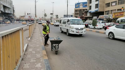 خسروا 5 زملاء في 5 أشهر.. عمال النظافة في الحلة يخشون العمل في الشوارع (صور)