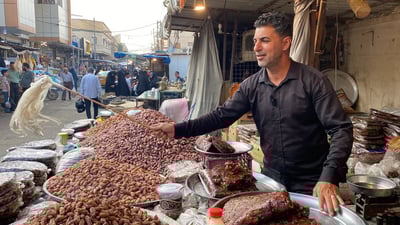 حيرة في أسواق الناصرية عشية رمضان.. الأهالي لا يشترون حتى التمر الرخيص