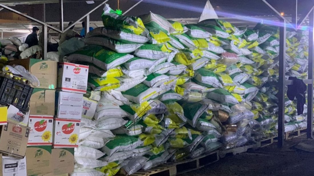 طحين ورز وسُكر وحليب.. طويريج تلبي نداء الصدر وتجمع المواد الإغاثية لغزة