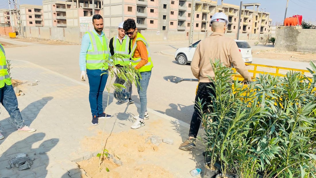 البصرة: نقابة المهندسين تزرع 100 شتلة في حي الموظفين بالتنومة