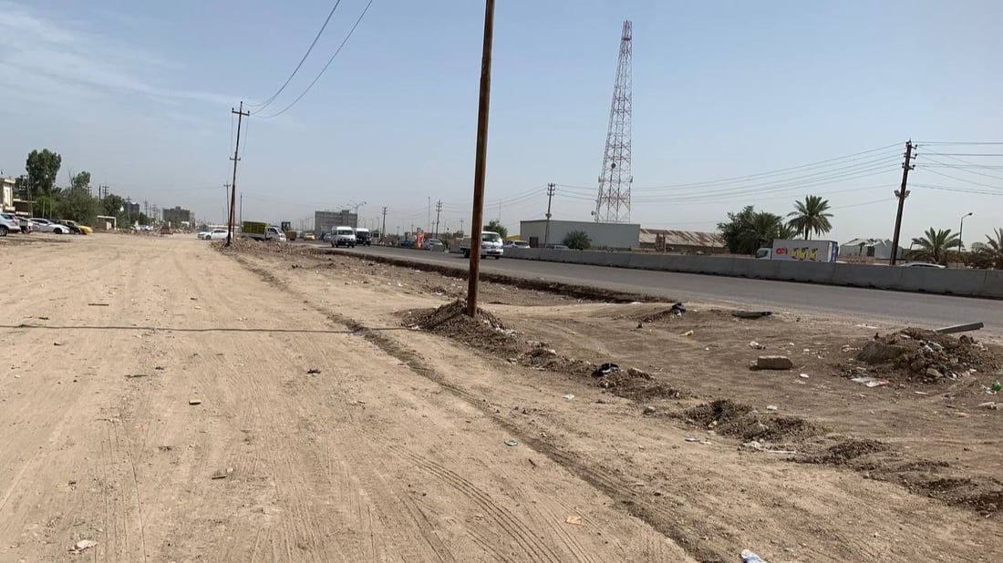 صور: جدل في عويريج بعد نقل جسر المشاة إلى موقعه الجديد أمام مخابز باب الآغا