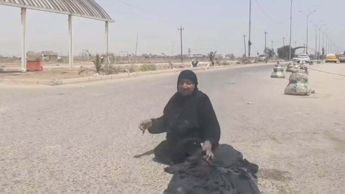 الديوانية توضح حقيقة المرأة المسنة وسط الشارع: لديها راتب وترفض دار المسنين