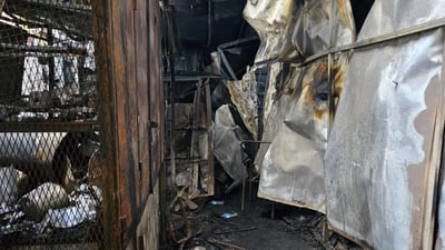 لە بازاڕی دارەسووتاوەکەی سلێمانی زیاتر لە 150 دوکان سووتاون