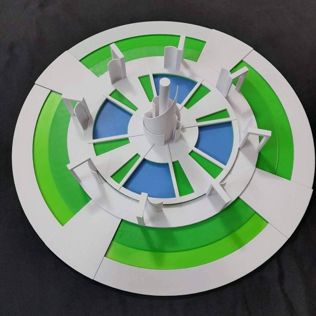 صور: وسام الكفائي يفوز بتصميم “نصب المهندس العراقي” في كربلاء