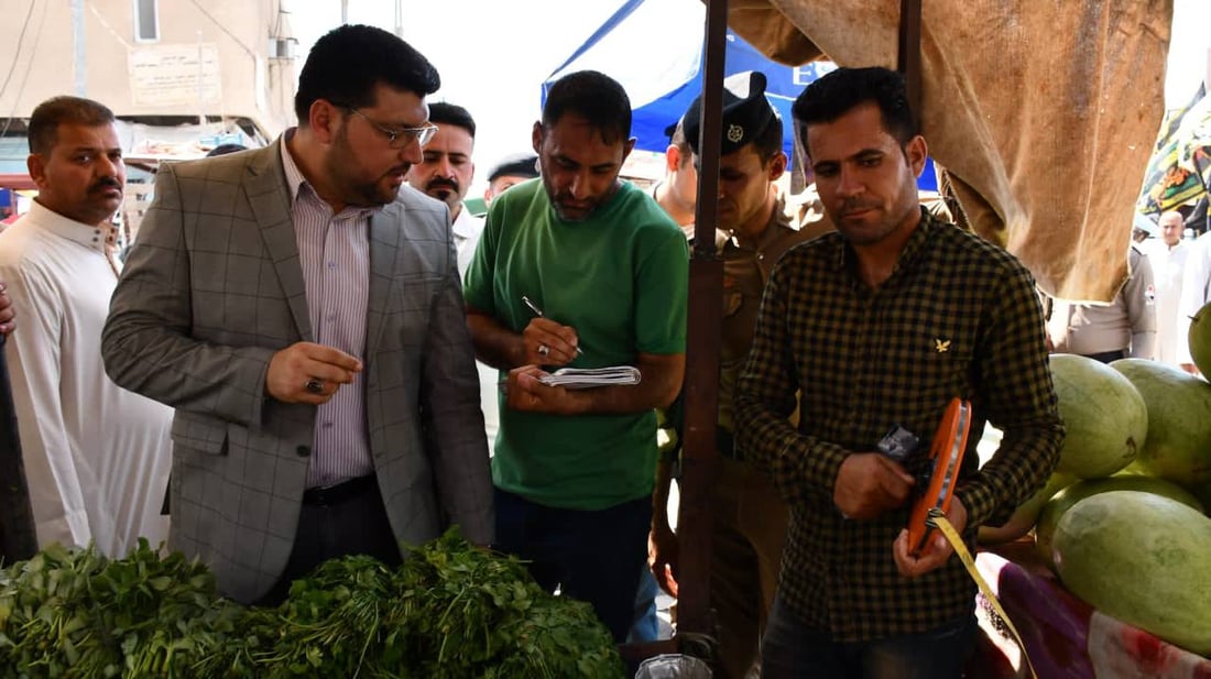 مهلة 24 ساعة وغرامة نصف مليون.. حملة لإزالة البسطات المتجاوزة شمالي البصرة