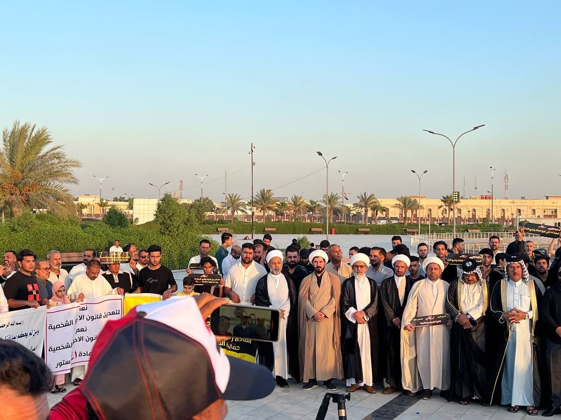 صور: مؤيدو تعديل الأحوال ينزلون بجمهورهم في البصرة.. سنمرره مثل “الغدير”