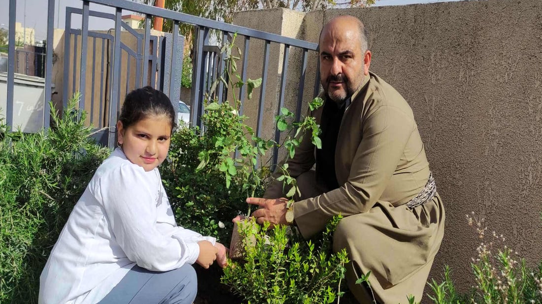 رۆزا نۆ نەمام بۆ نۆ ساڵەی تەمەنی دەڕوێنێت