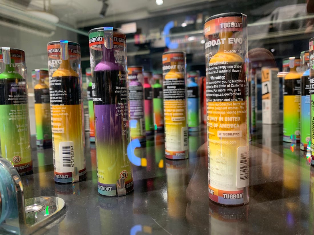 مدخنو السكائر يواصلون هجرتهم إلى “الڤيب”.. والمضار المفترضة لا تزال مجهولة