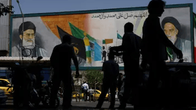 إيران استدرجت خبير إنترنت وأعدمته.. والده تورط فأصابته جلطة ومات