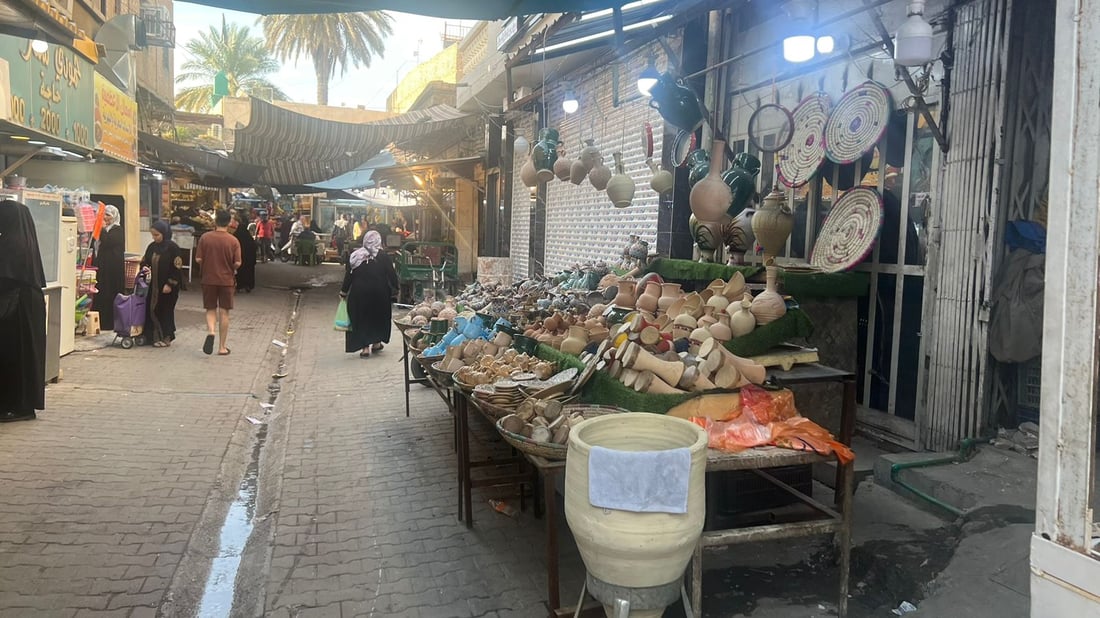 رغم أنه قديم لكنه مرتب وأنيق.. صور صباحية من داخل سوق الأعظمية الكبير
