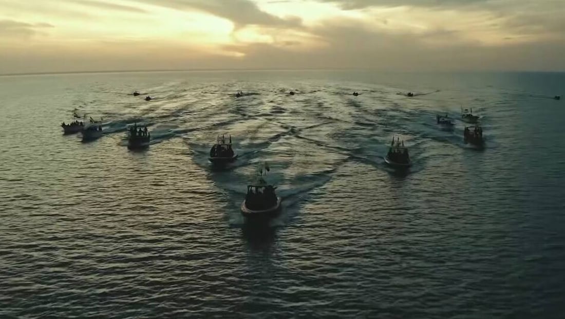 خور عبد الله.. الحشد يطلق ضفادع بشرية ويقصف السفن في معركة بحرية افتراضية