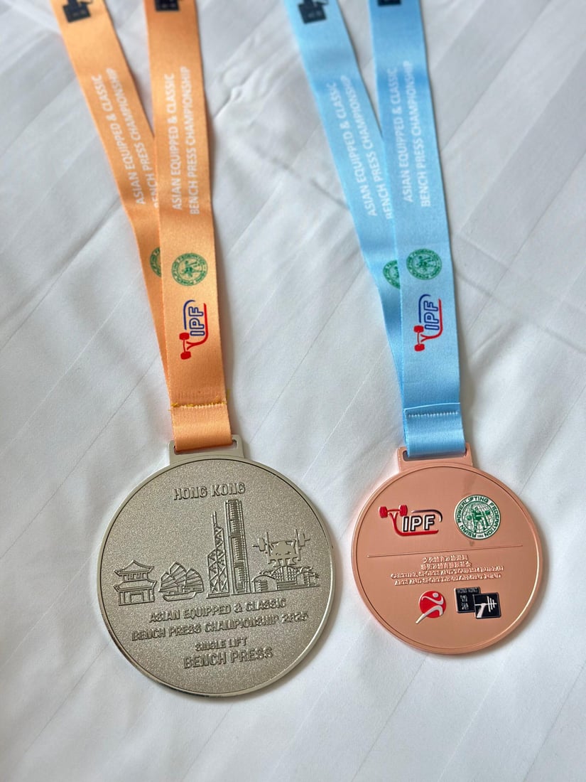 شقيقان من النجف يحصدان الذهب والفضة في بطولة آسيا لرفع الأثقال (صور)