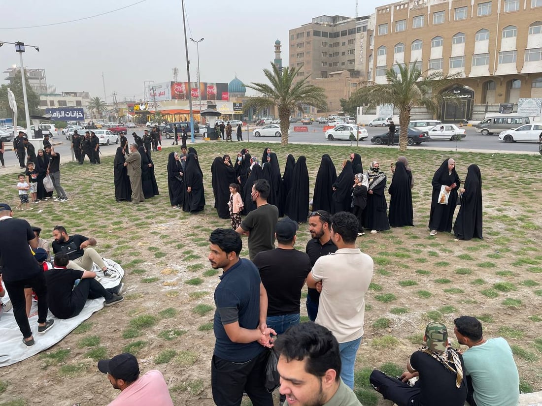 تظاهرة النجف تغلق شوارع رئيسة.. خريجون يذكرون السوداني بوعده (فيديو)