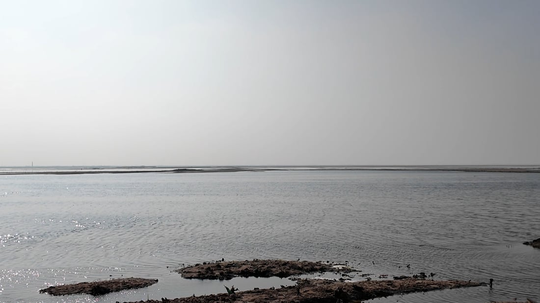 Najaf Sea receives 500,000 cubic meters of water after rain