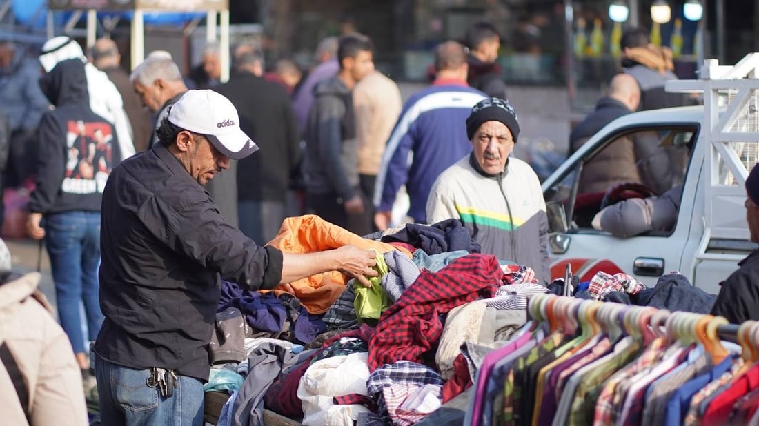 سوق “البالة”.. تقليد موصلي يتوسّع وصدمة إثر ارتفاع الأسعار!