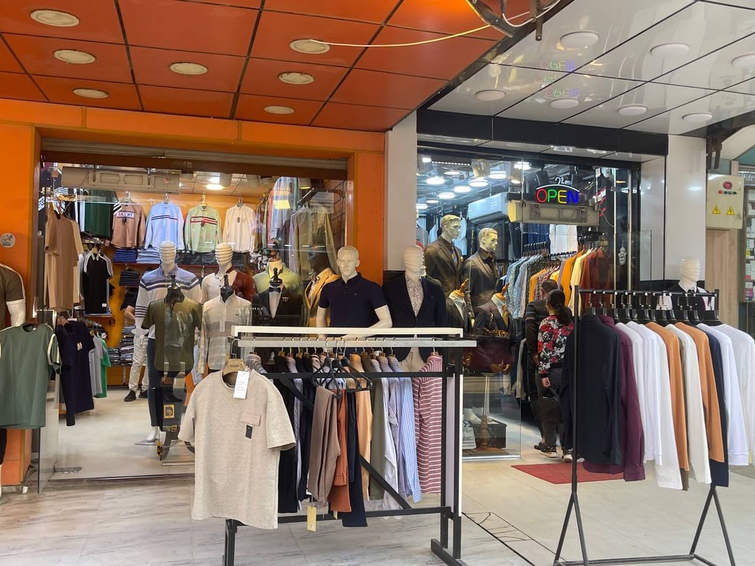 صور: وصلت ملابس الصيف إلى سوق بعقوبة.. البيع “للمعاميل” والموظفون سحبوا “سلف”