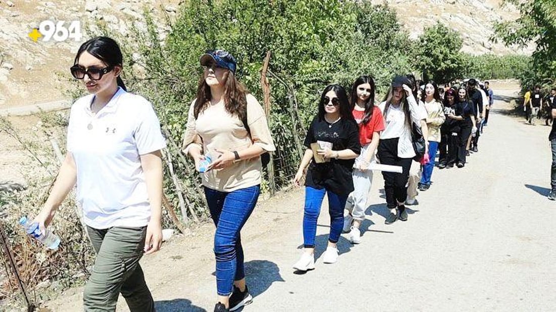 صور: 30 فتاة وسيدة في عقرة قرّرن صعود جميع الجبال الكردية والبداية من “دينارتا”