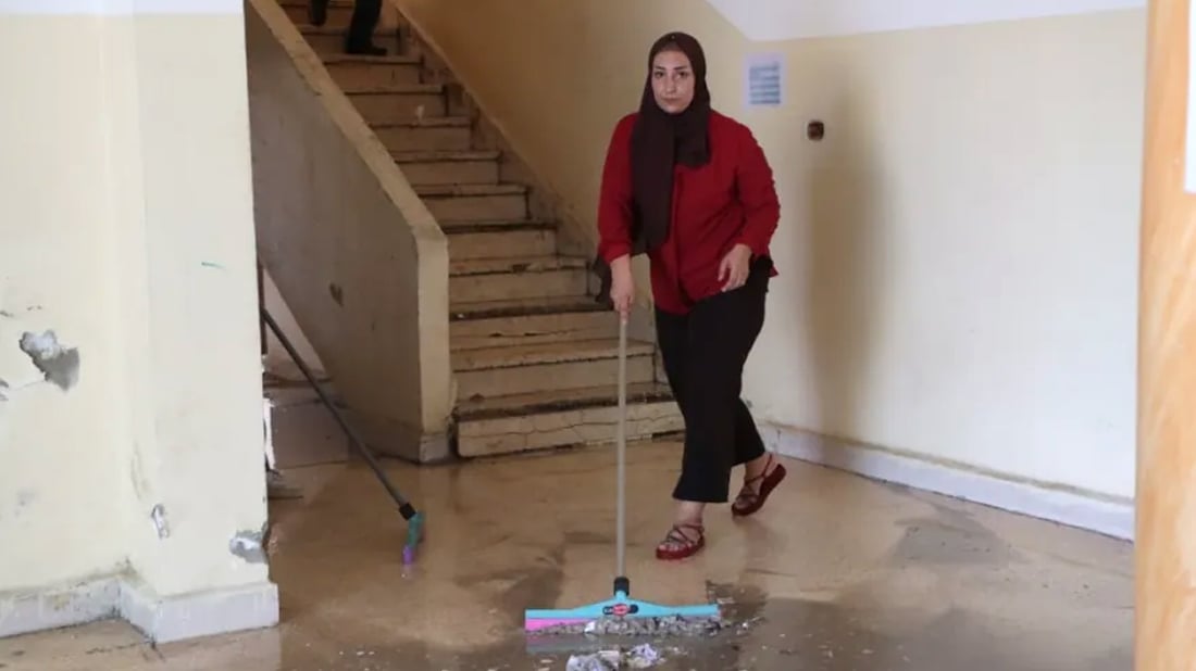 کۆبانێ قوتابخانەکانی پاک دەکاتەوە و خۆی بۆ ساڵی نوێی خوێندن ئامادە دەکات