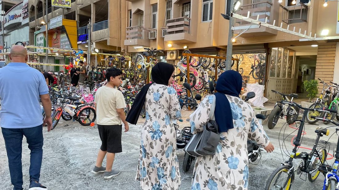 اختفى أطفال بغداد.. ملاحظة من بائع بايسكلات شهير عن أثر “الآيباد”