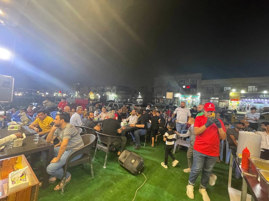 مدينة الصدر: برشلوني “يائس” يفتتح مطعماً باسم “الريدز” ويمنع الفلافل (صور)